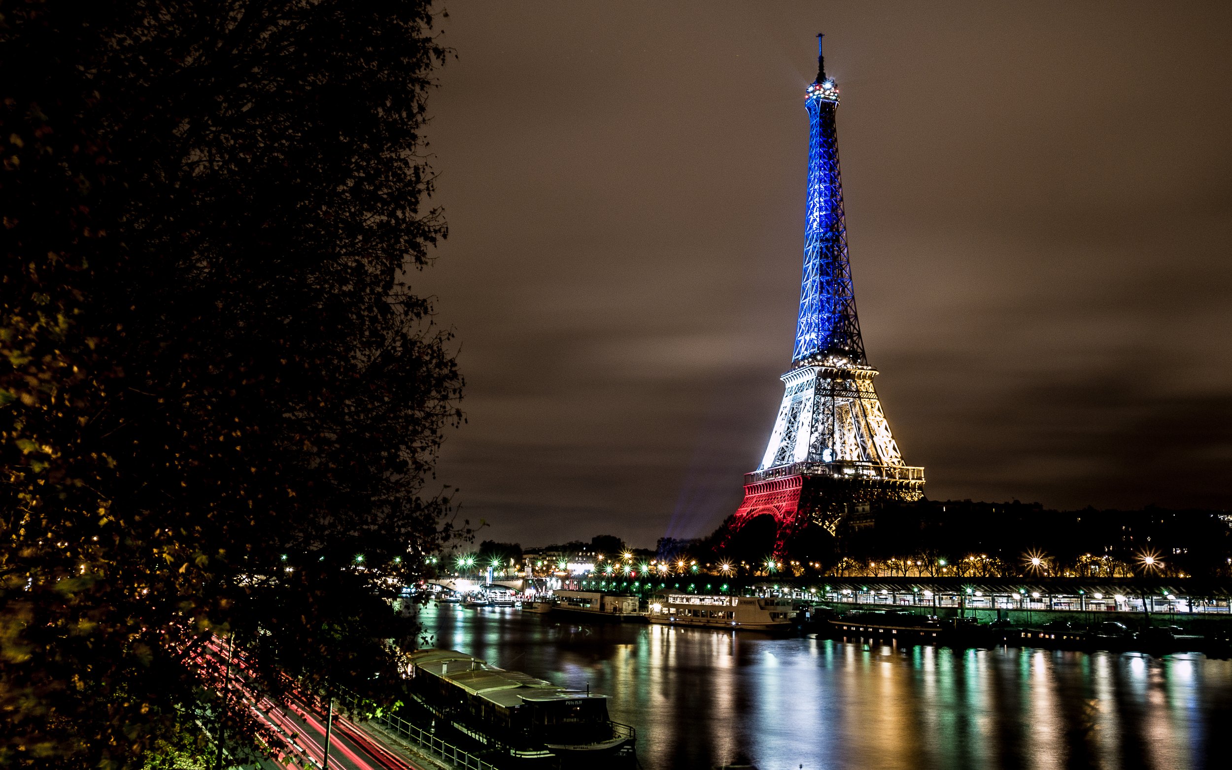 Tragischer Vorfall in Paris: Islamistischer Angriff am Eiffelturm – Aktuelle Details und Reaktionen